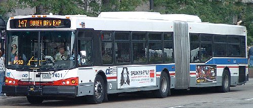 800px-CTA-articulated-bus.jpg