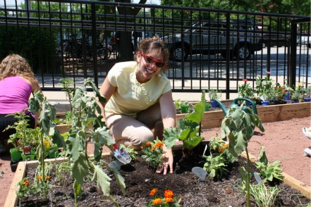 woman_with_plants_avant_garden.jpg