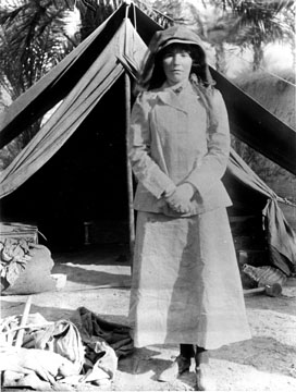 BellK_218_Gertrude_Bell_in_Iraq_in_1909_age_41.jpg